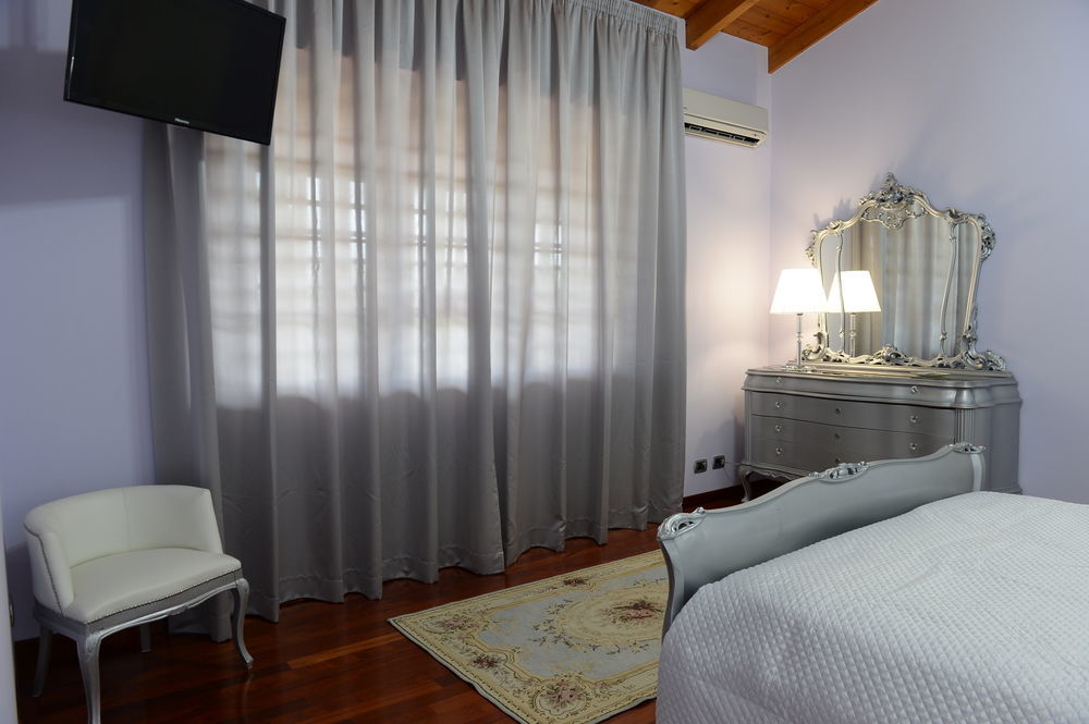 Il Giardino Delle Jacaranda Bed & Breakfast Talsano Bagian luar foto